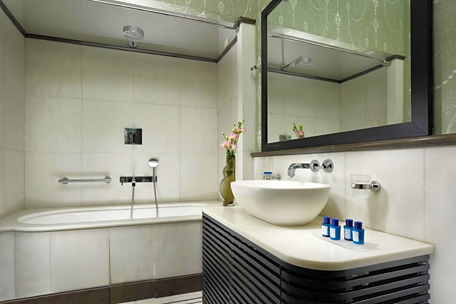 San Firenze Suites & Spa