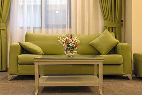 Business Suite capacity 4