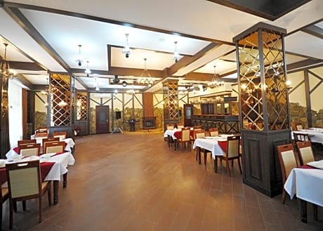 Royal Hotel
