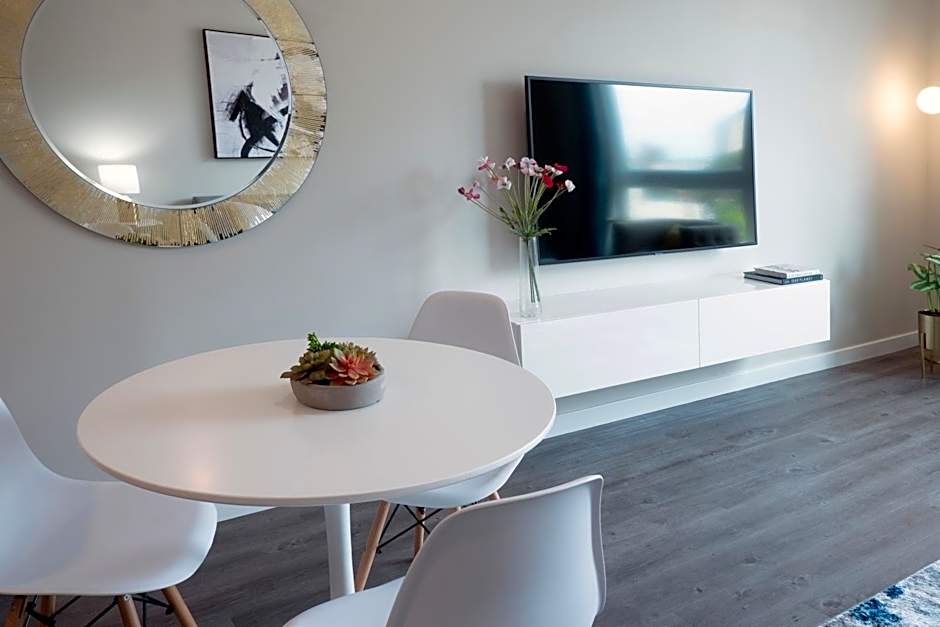 Luxury Furnished Apartments by Hyatus Downtown at Yale