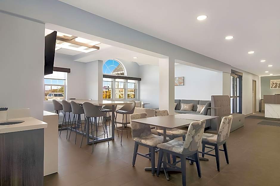 Rodeway Inn and Suites
