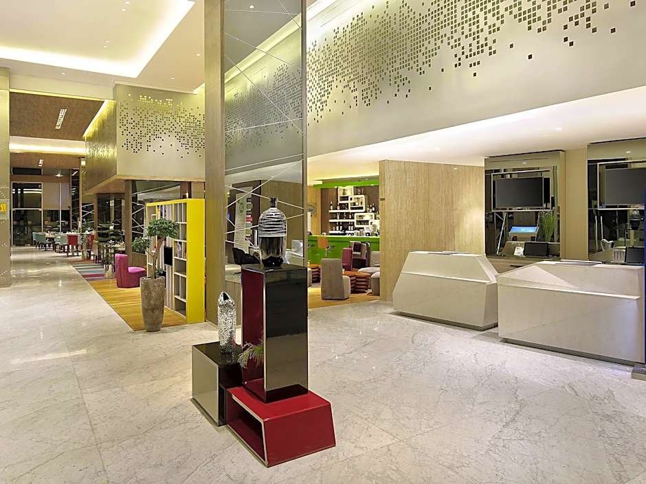 Novotel Makassar Grand Shayla Hotel