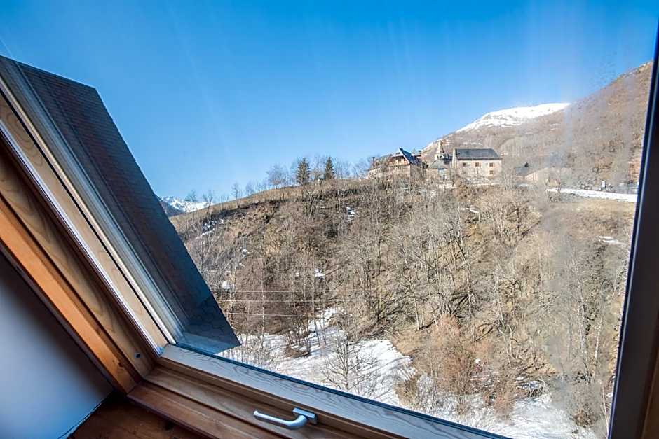 Apartamentos SNO Mont Romies Unhola
