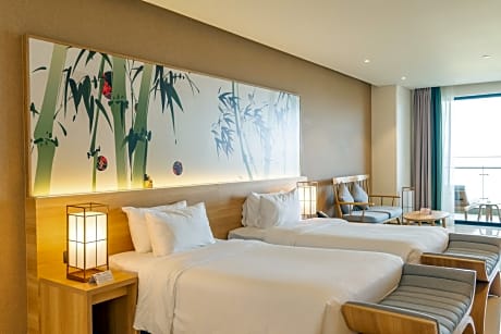 Premium Deluxe Twin Room with Ocean View - Onsen & Water Park Inclusive
