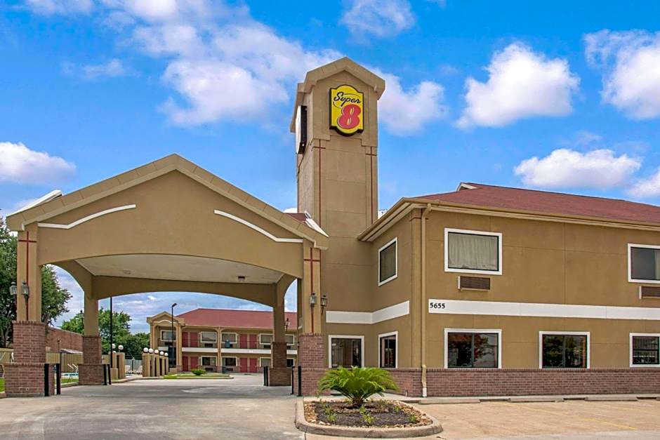 Super 8 by Wyndham Houston/Brookhollow NW