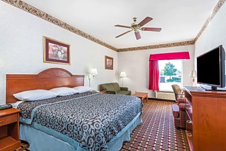1 King Bed Mobility Accessible Room Smoking