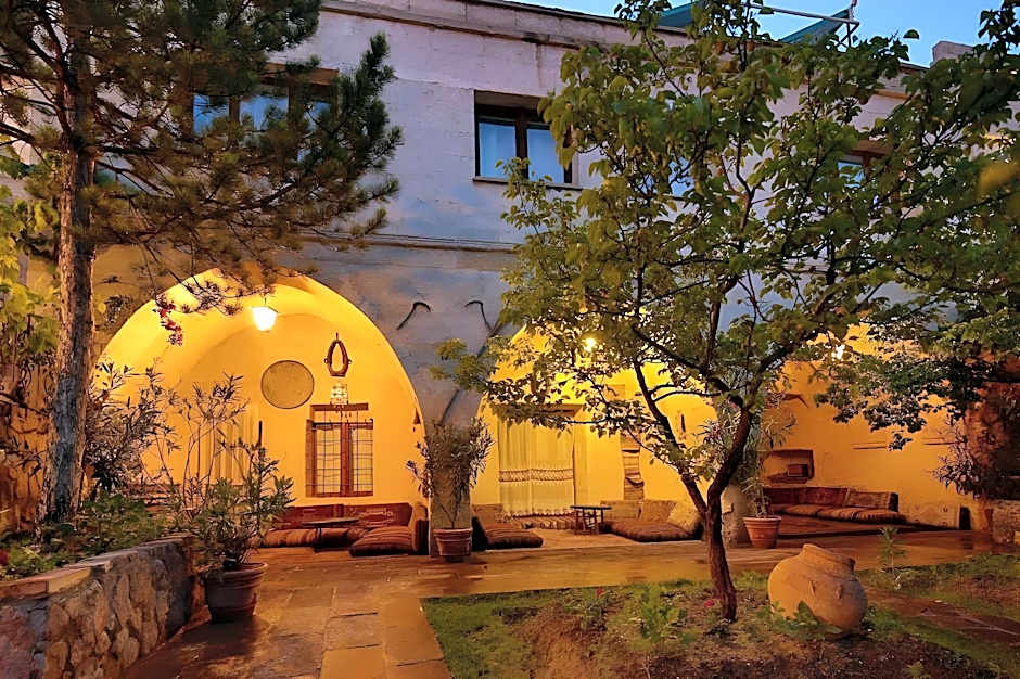 Cave Hotel Saksagan