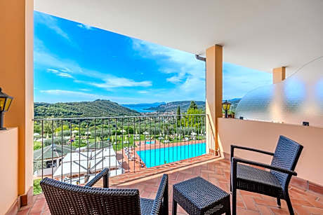 Junior Suite with Lake View