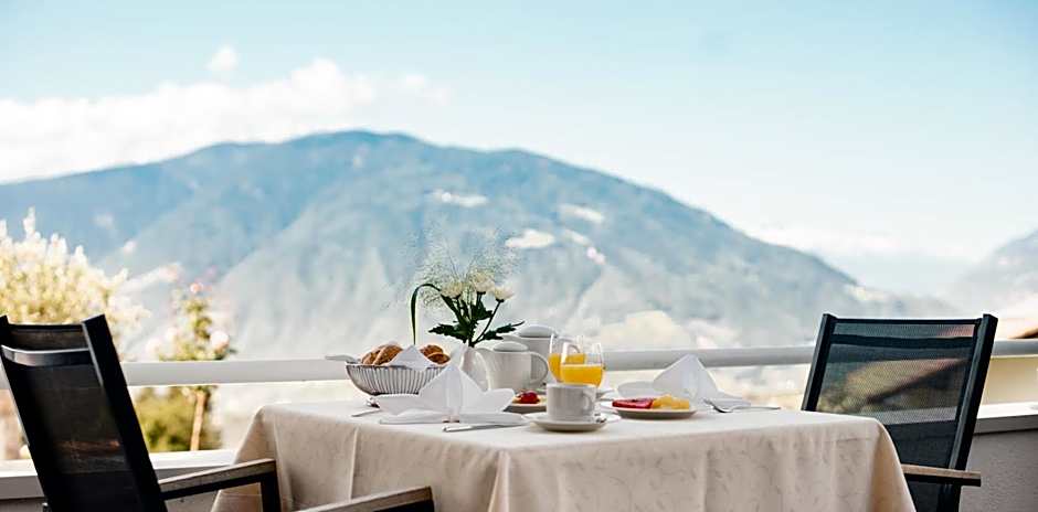 Oliven- & Genusshotel Hirzer