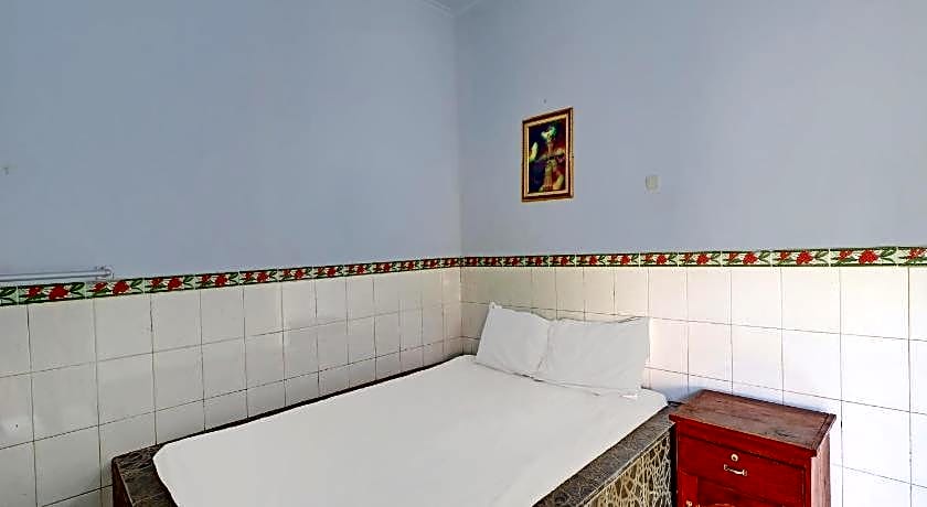 Hotel O Sekar Jagat Near Pantai Baluk Rening