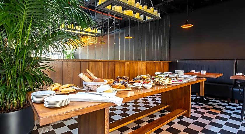 Hotel Twenties Tbilisi - Stay & Dine