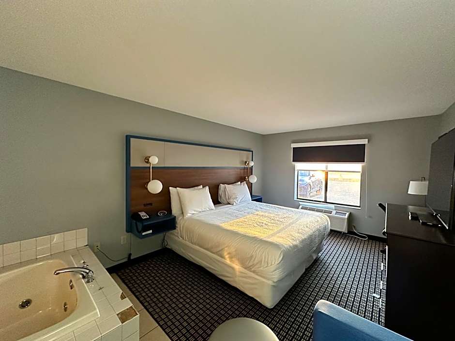 AmericInn by Wyndham Reedsburg