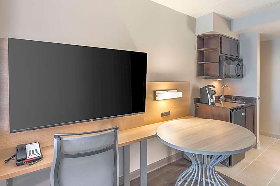 Best Western Plus Heritage Rail Inn & Suites