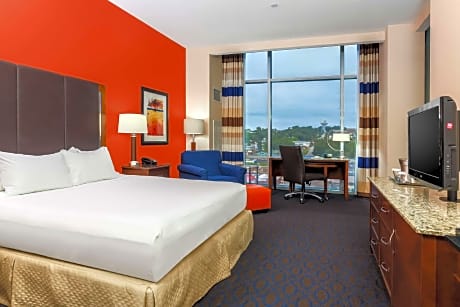 1 King Bed Deluxe with Balcony