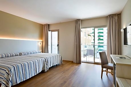 Superior Double Room (2 Adults)