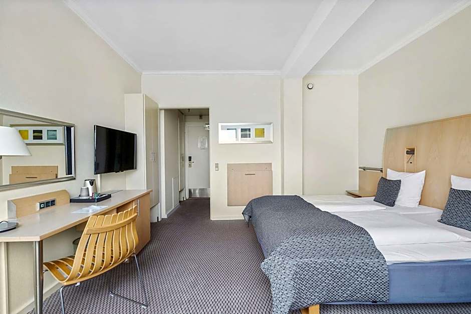 Best Western Plus Airport Hotel