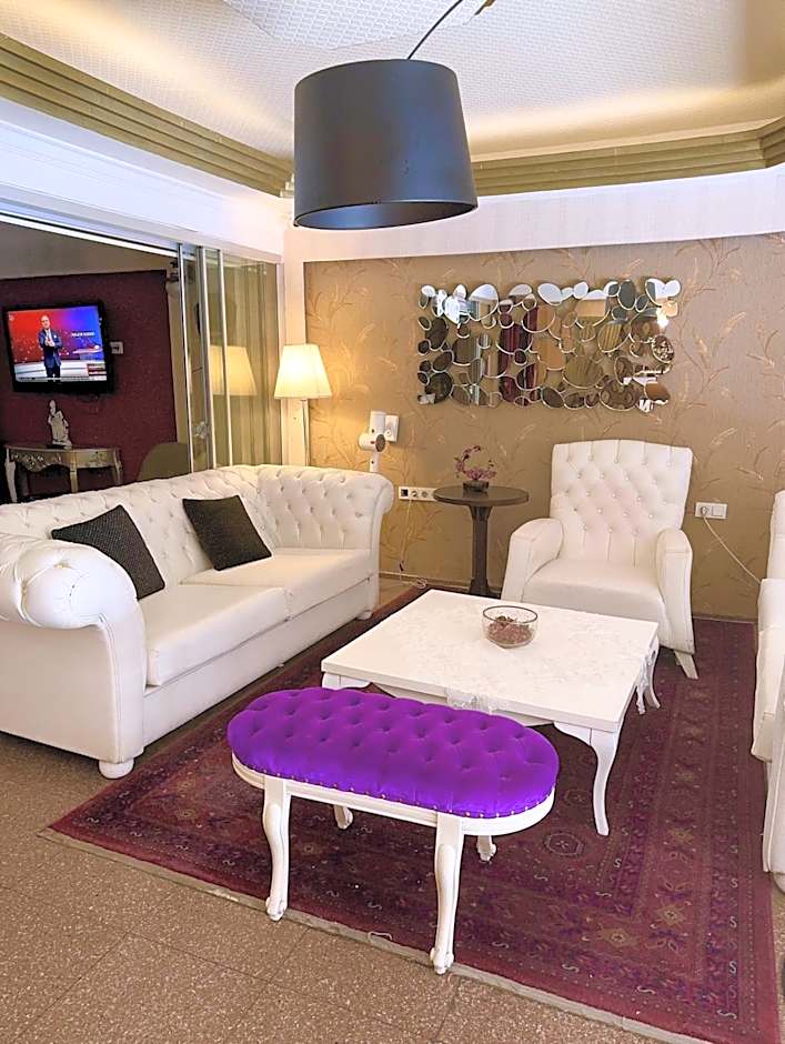 Lucid Hotel