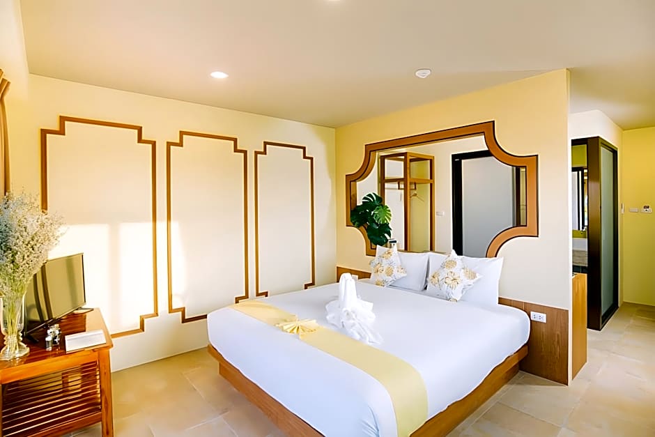 ROYAL PINEAPPLE HOTEL l a welcome to wealth and good fortune