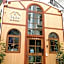 Barn & Bed Hostel