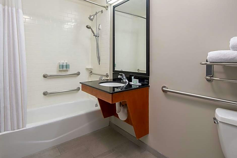 Fairfield Inn & Suites by Marriott Santa Maria