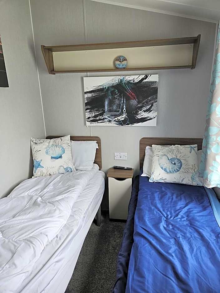 Haven Kent Coast Allhallows sleeps 8