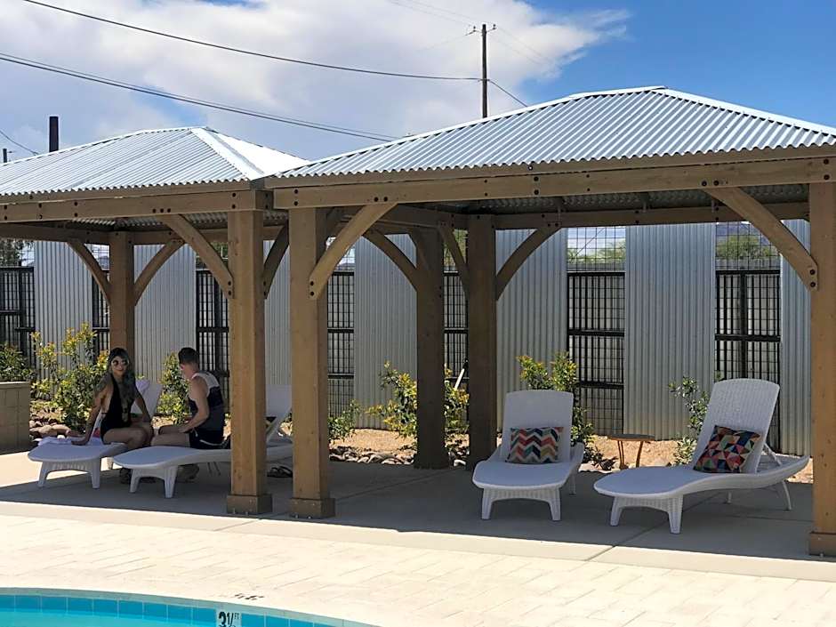 Hotel McCoy - Art, Coffee, Beer, Wine