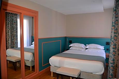 Classic Queen Room with Garden View