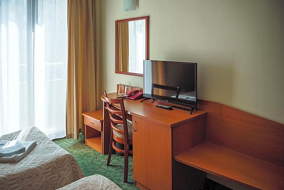 Dionis Hotel
