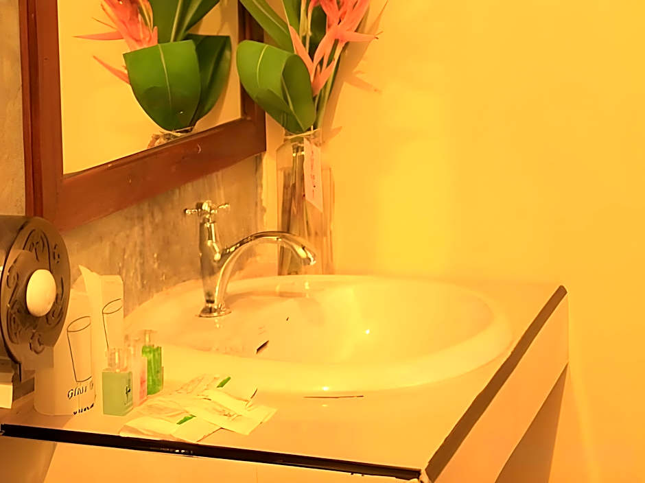 The Noi Guesthouse and Restaurant