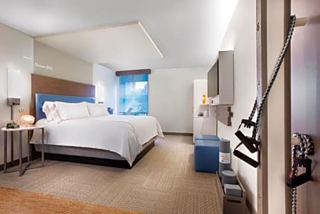 Standard King Room with Accessible Tub - Mobility Access
