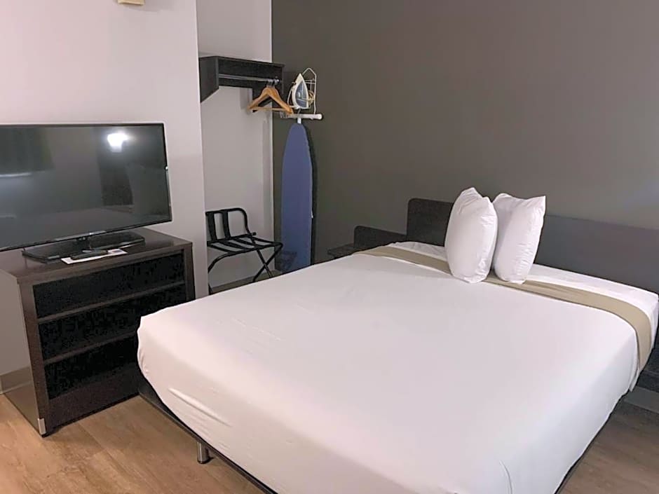 Studio 6-Hampton, VA - Langley AFB Area