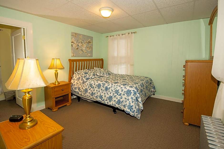 Simmons Motel and Suites