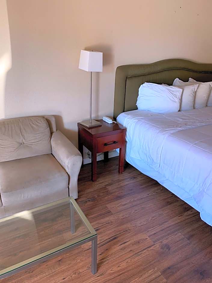 Smokey Point Motor Inn