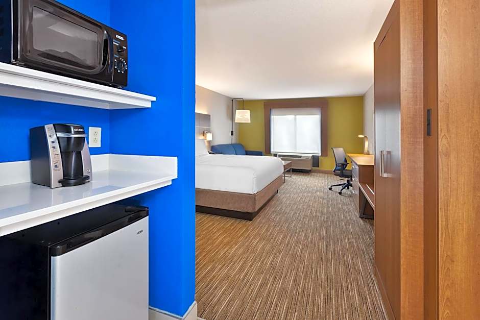 Holiday Inn Express & Suites Chesapeake By IHG