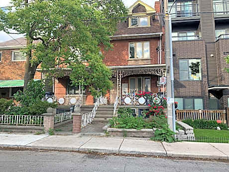 GLOBALSTAY Fancy Downtown House with HOT TUB & BBQ