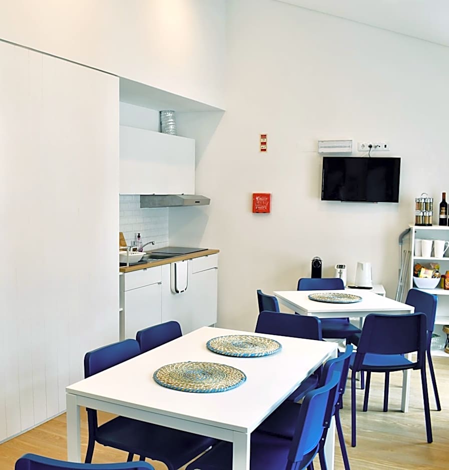 Partenope Hostel and Suites