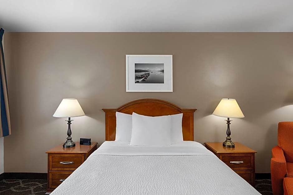 Ramada Bayside Inn & Suites Eureka