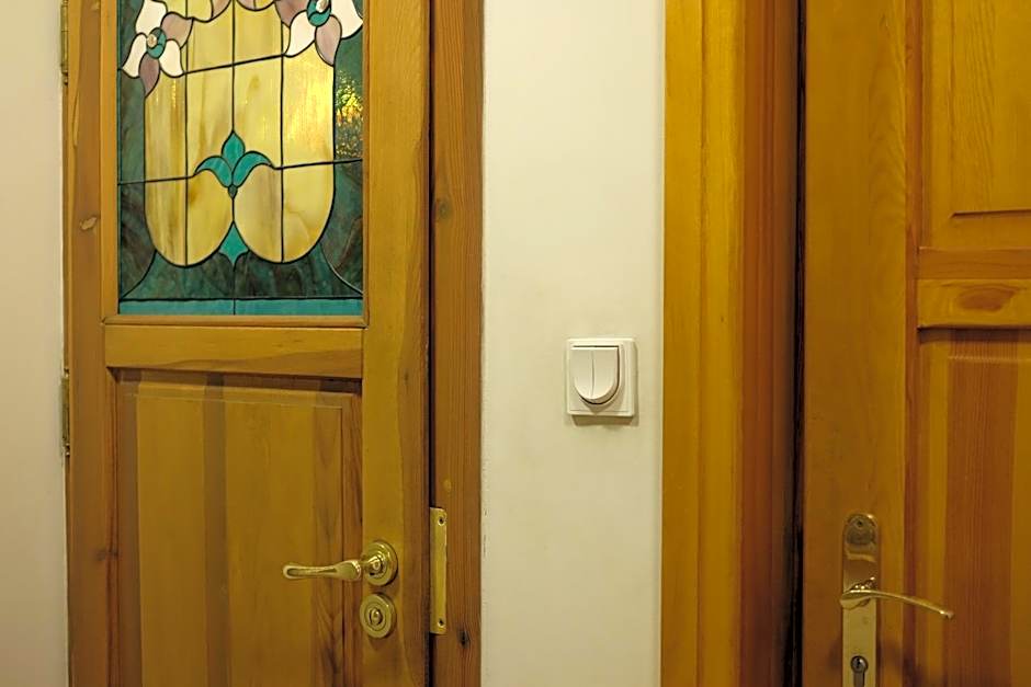 Academus Pub & Guest House