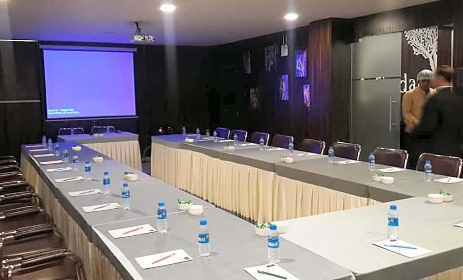 Treebo Orion Sapphire, Beck Bagan