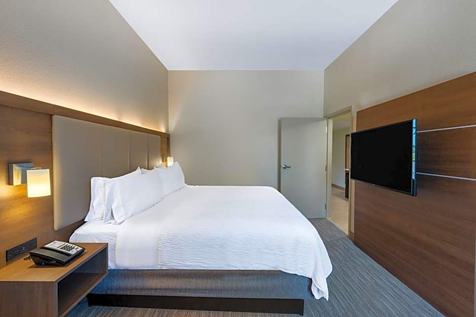 Holiday Inn Express State College at Williamsburg Square By IHG