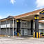 Super 8 by Wyndham Millbury/Toledo
