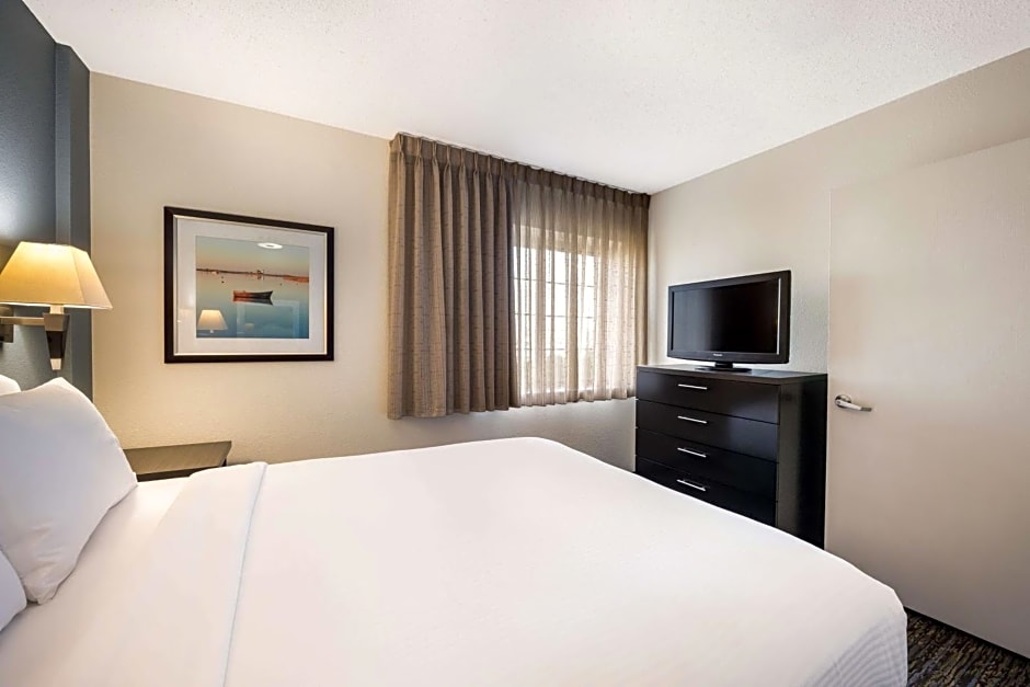 Sonesta Simply Suites Detroit Troy