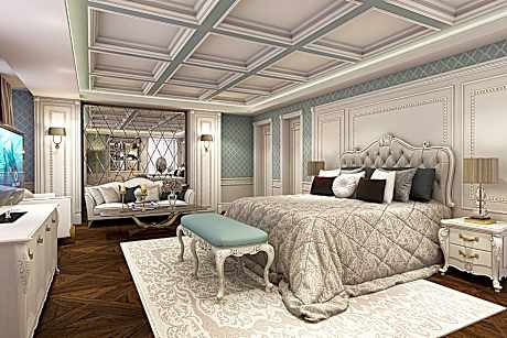 Club lounge access, Presidential Suite, 1 King, City view, High floor