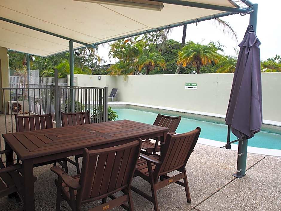 Le Court Villas