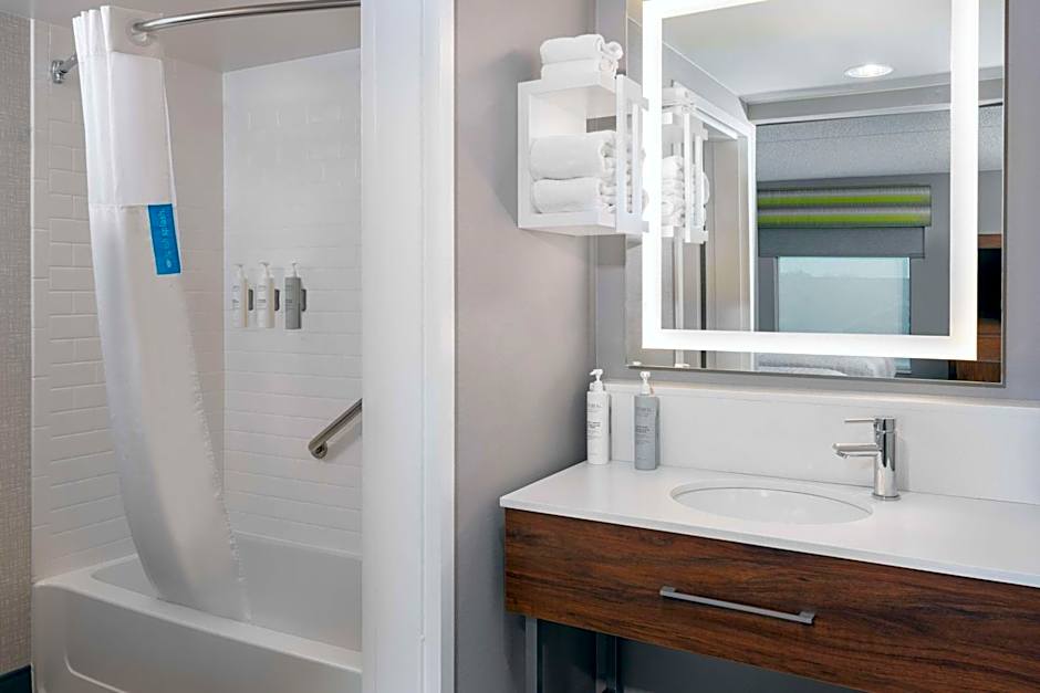 Hampton Inn By Hilton & Suites Cleveland-Beachwood