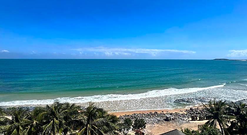 Palm Beach Hotel