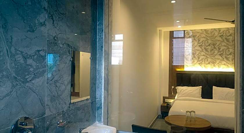 FabHotel Grand Residency