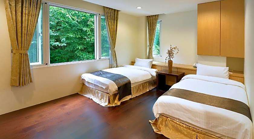 Sun Moon Lake Karuizawa Villa B&B