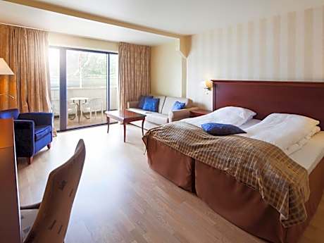 Deluxe Twin Room With Fjord View