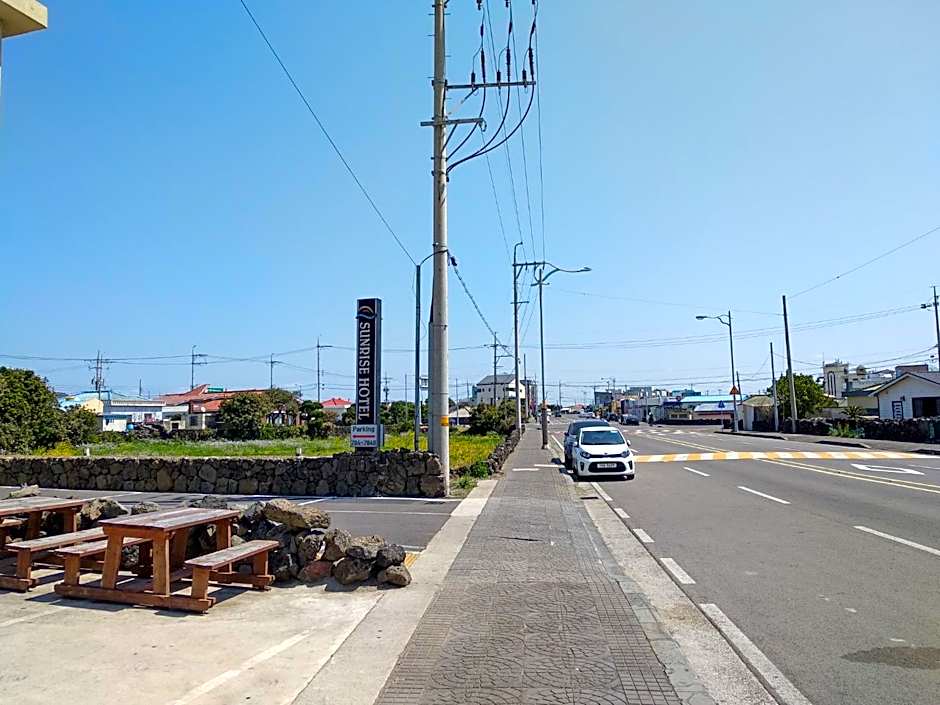 Sunrise Hotel Seopjikoji